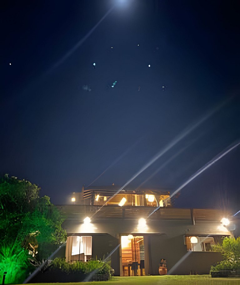 Casa NA PRAIA Beira Mar Barra Ibiraquera Studio+Terreo